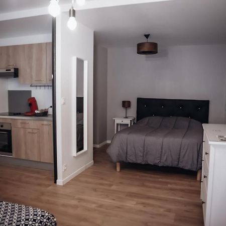 Cosy Et Moderne En Centre Ville, Fibre Haut Debit Ernée Exterior foto