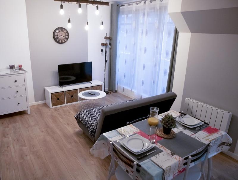 Cosy Et Moderne En Centre Ville, Fibre Haut Debit Ernée Exterior foto
